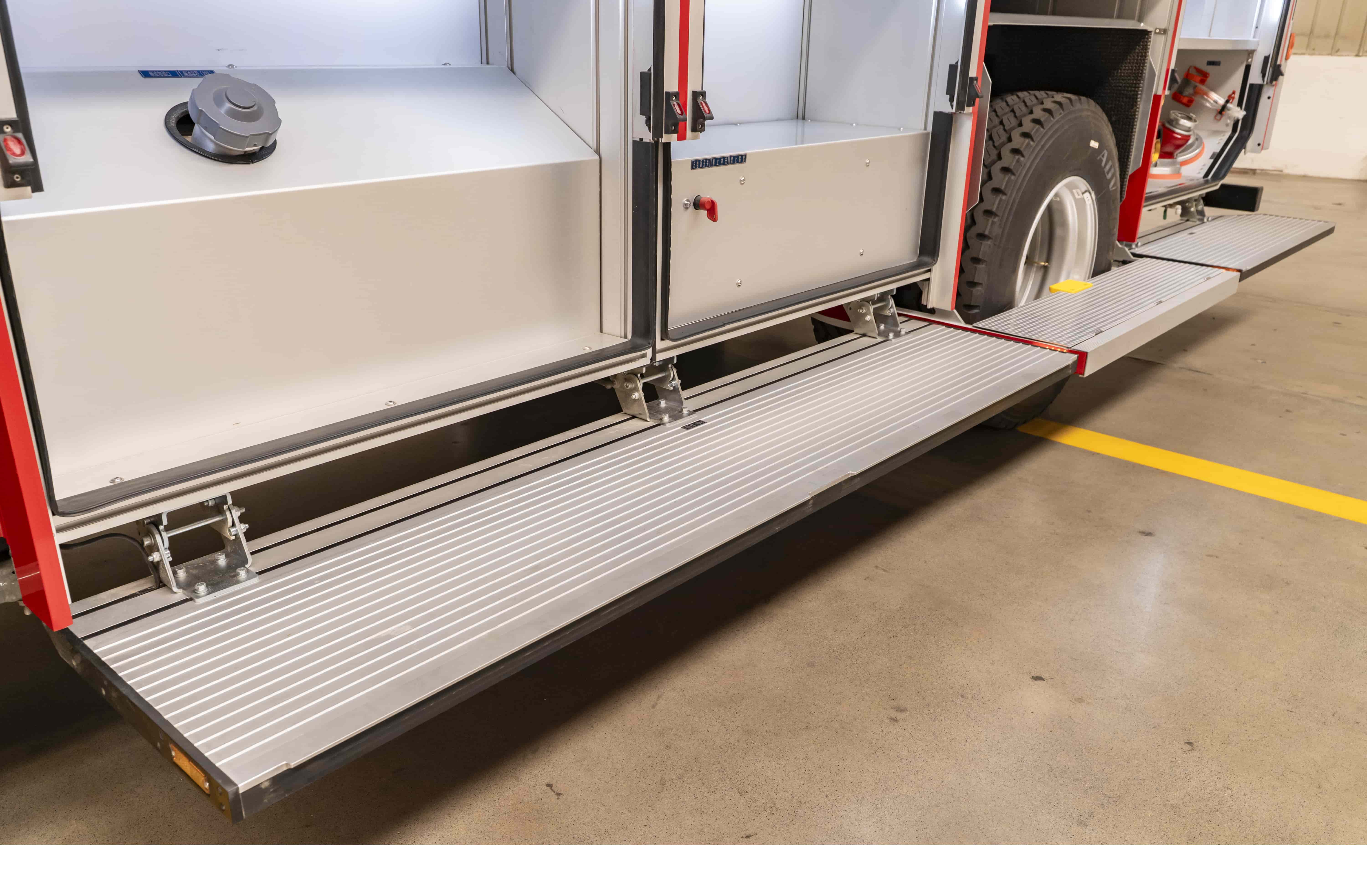 SG35型水罐消防车